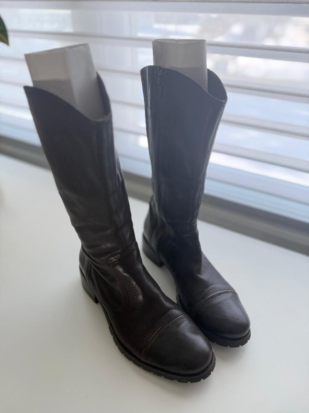 Biviel genuine leather vintage brown mid calf boots made in Spain. EU 38.